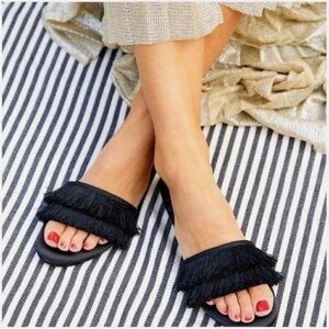 BIRDIES the sparrow fringe black sandal 7.5